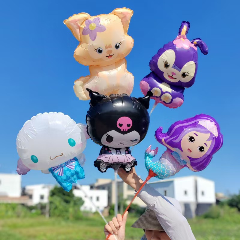 छड़ियों पर मिनी फ़ॉइल गुब्बारे